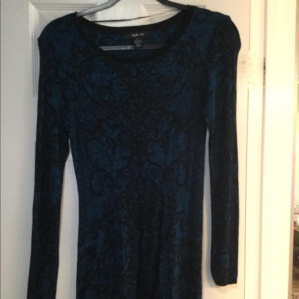 $5 SALE Style & Co. black & blue long sweater.  EUC.